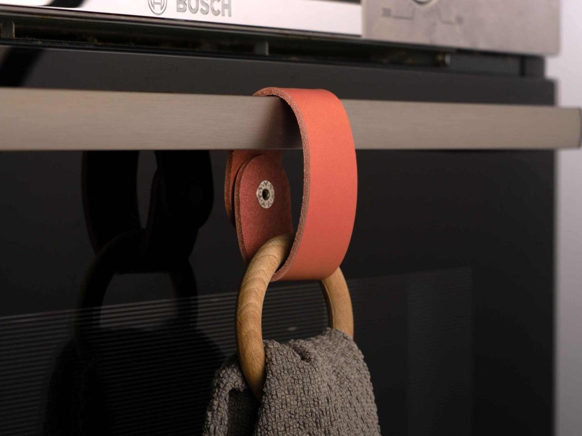 Ofenhandtuchhalterring aus rosa Leder
