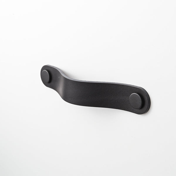 black small rounded handle leather drawer pulls, leather cabinet pulls, leather pulls, Ledergriffe, poignees cuir