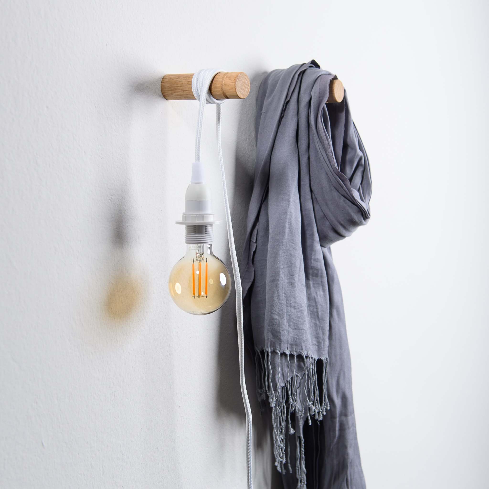 witte eikenhouten wandhaak