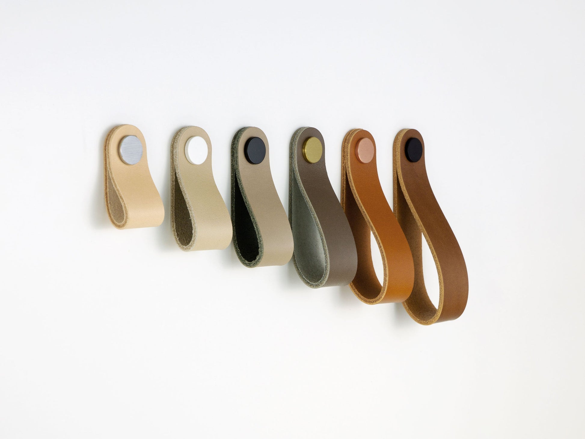 Poignée minimaliste en cuir pour meubles, disponible en plusieurs longueurs, fabriquée à la main à partir de cuir italien haut de gamme