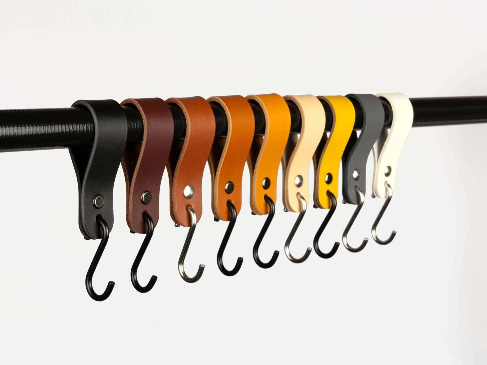 Leren S-haak, kapstokhaak, kledinghaak, jeanshaak, stanghanger