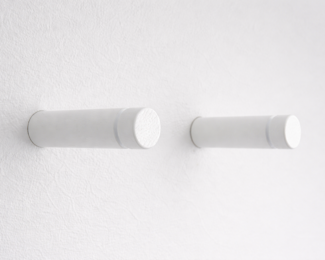 ganci da parete in legno, bianchi, rovere, design Rowzec