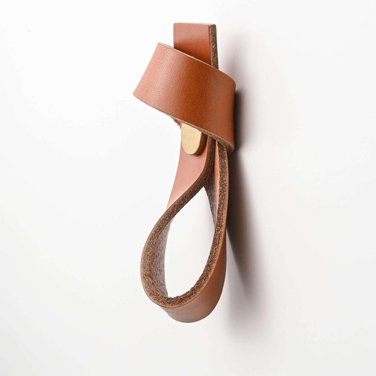 cognac ribbons leather drawer pulls, leather cabinet pulls, leather pulls, Ledergriffe, poignees cuir