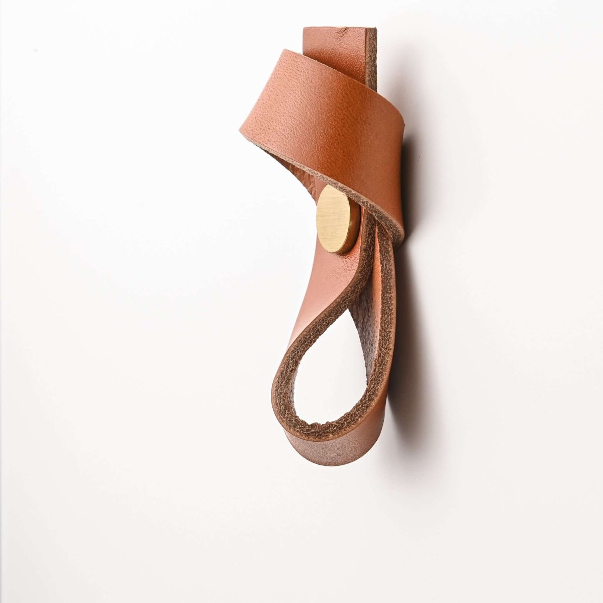 cognac small ribbons leather drawer pulls, leather cabinet pulls, leather pulls, Ledergriffe, poignees cuir