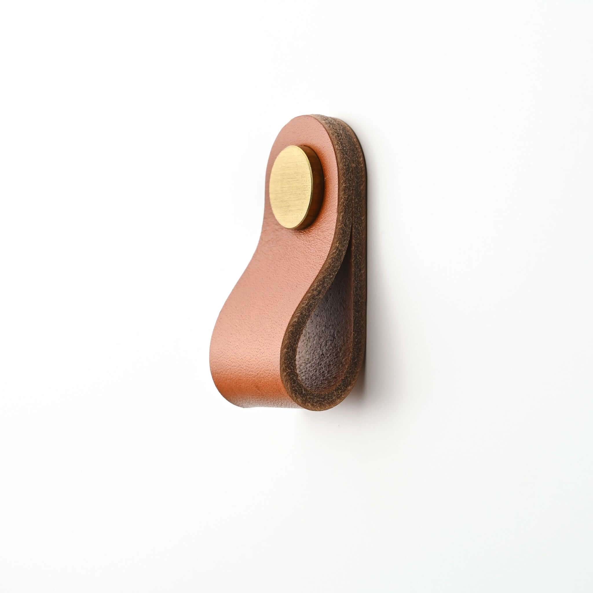 cognackleurige dunne kleine ronde lederen ladegrepen, lederen kastgrepen, lederen grepen, Ledergriffe, poignees cuir