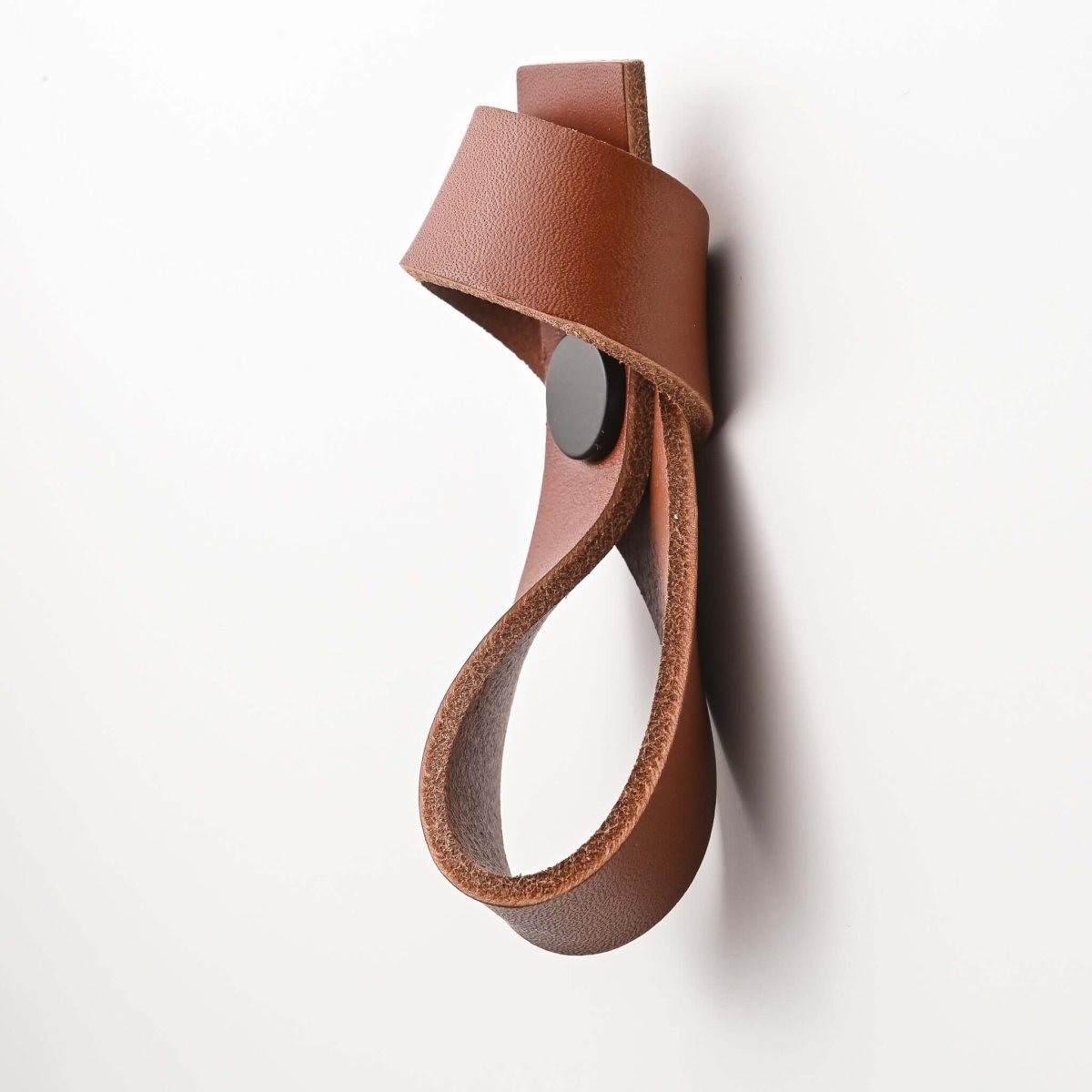 dark tan ribbons leather drawer pulls, leather cabinet pulls, leather pulls, Ledergriffe, poignees cuir