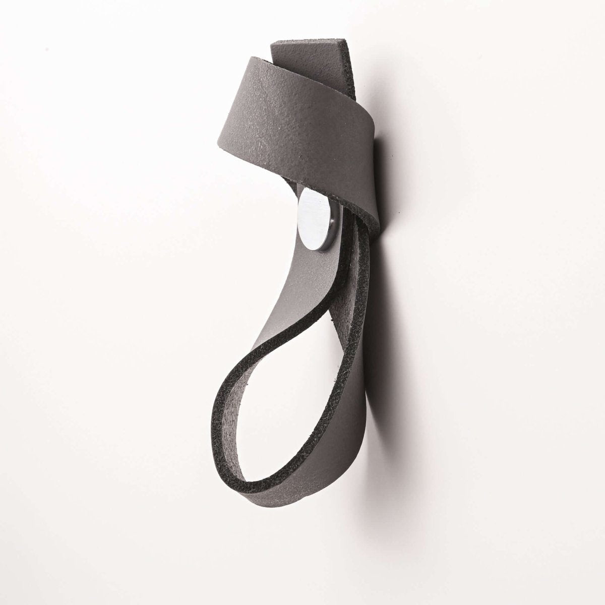 grey ribbons leather drawer pulls, leather cabinet pulls, leather pulls, Ledergriffe, poignees cuir