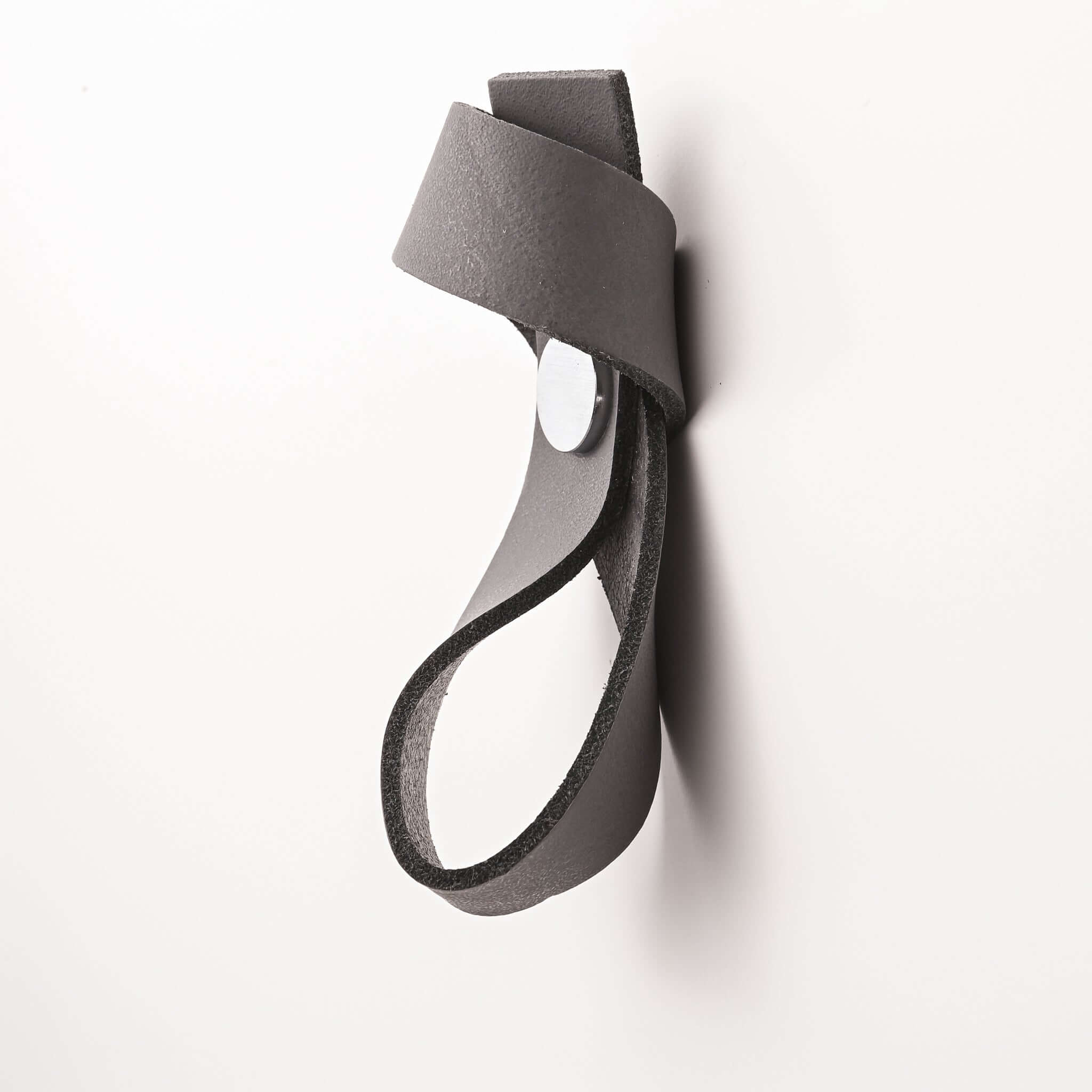 grijze leren ladegrepen, leren kastgrepen, leren grepen, Ledergriffe, poignees cuir