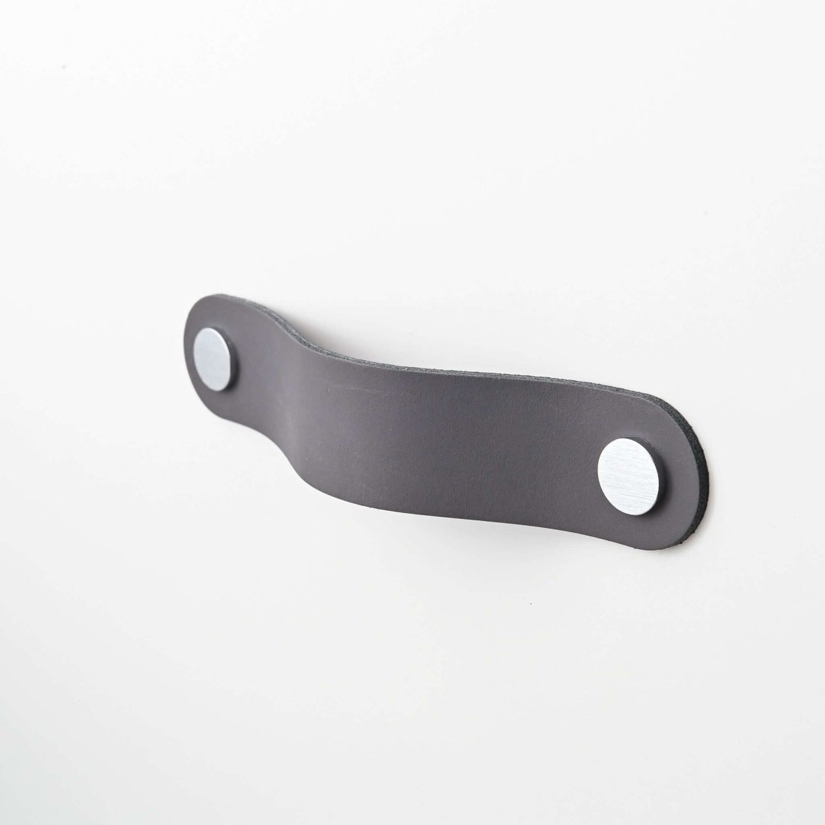 grey large rounded handle leather drawer pulls, leather cabinet pulls, leather pulls, Ledergriffe, poignees cuir