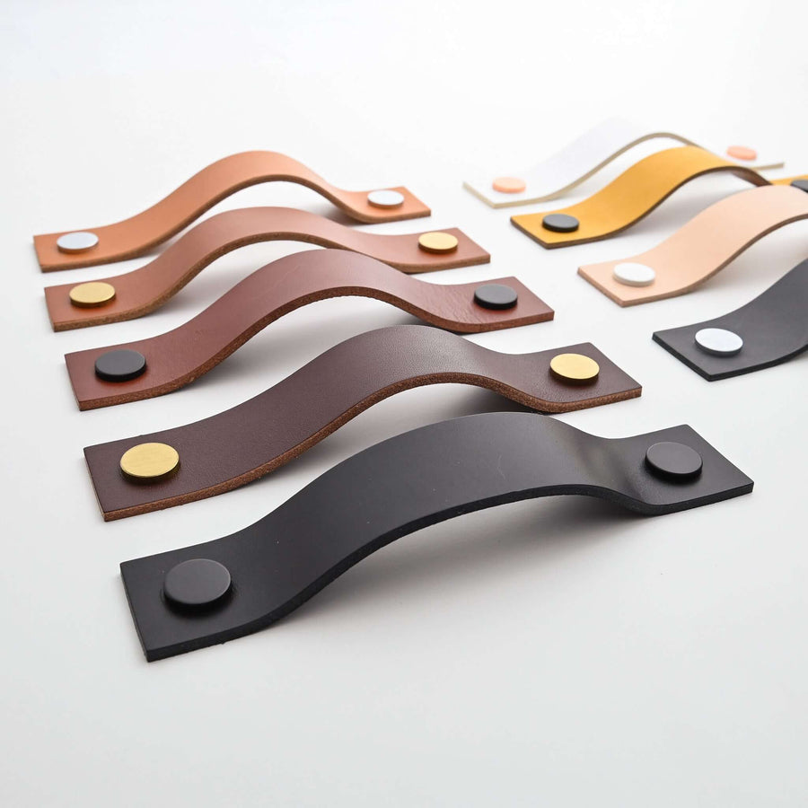 large straight handle leather drawer pulls, leather cabinet pulls, leather pulls, Ledergriffe, poignees cuir