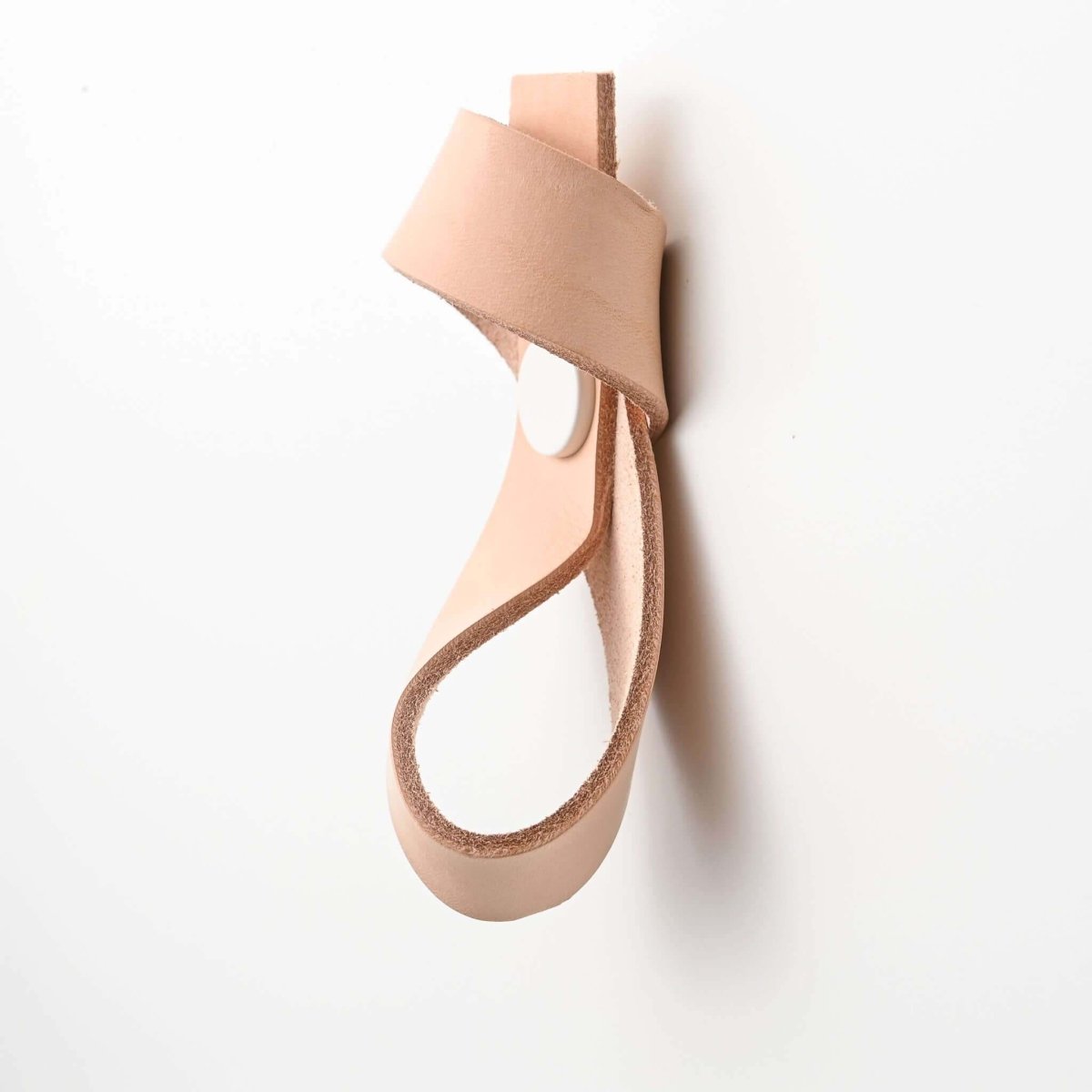 natural ribbons leather drawer pulls, leather cabinet pulls, leather pulls, Ledergriffe, poignees cuir