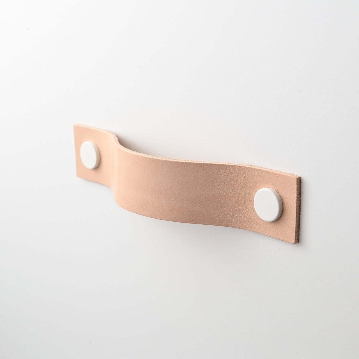 natural large straight handle leather drawer pulls, leather cabinet pulls, leather pulls, Ledergriffe, poignees cuir