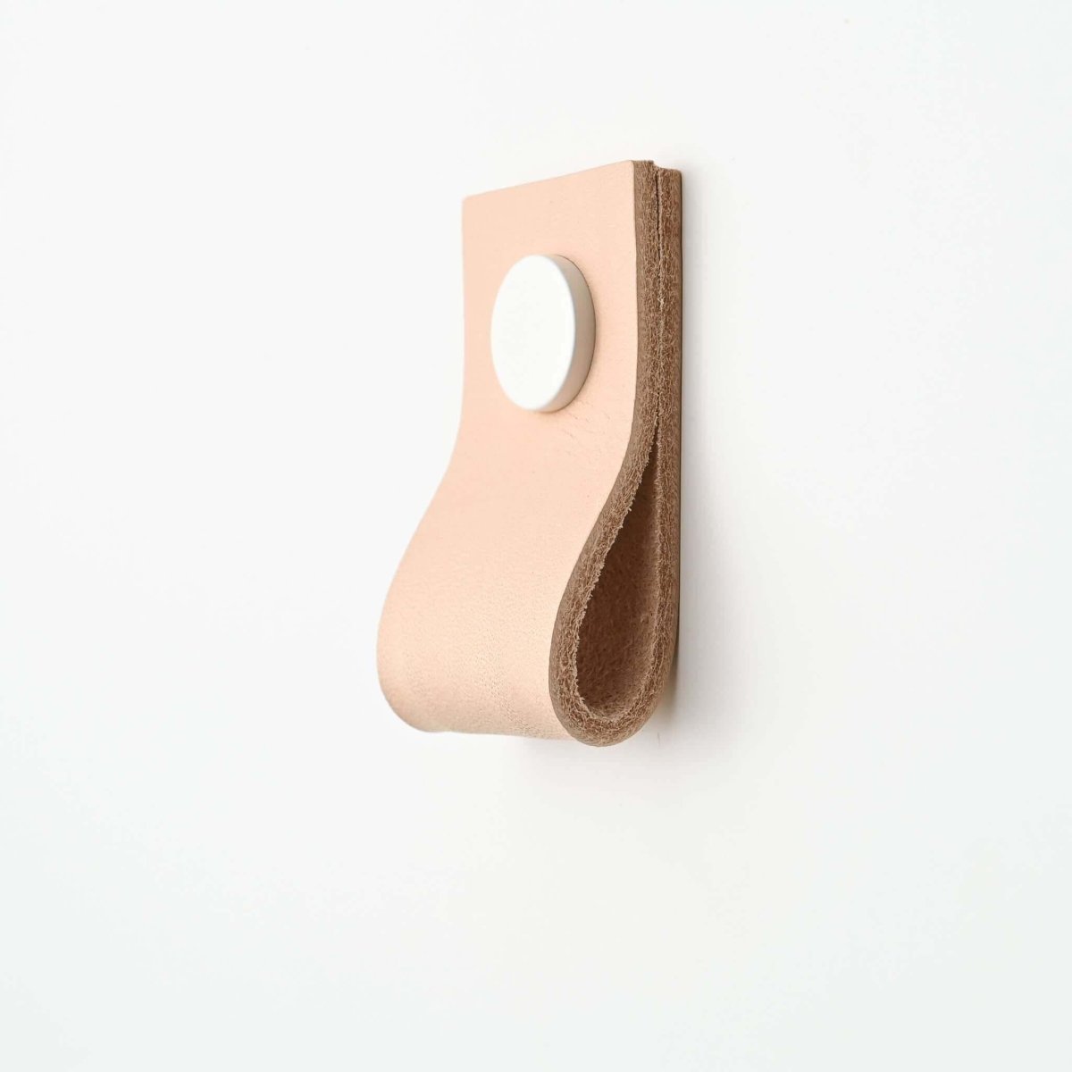 natural wide small straight leather drawer pulls, leather cabinet pulls, leather pulls, Ledergriffe, poignees cuir