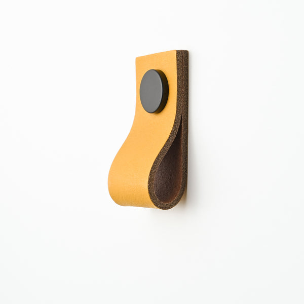 ochre thin small straight leather drawer pulls, leather cabinet pulls, leather pulls, Ledergriffe, poignees cuir