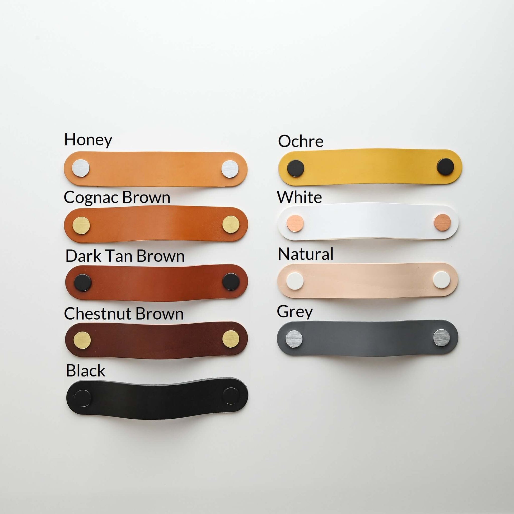 tekst grote ronde handgrepen lederen ladegrepen, lederen kastgrepen, lederen grepen, Ledergriffe, poignees cuir