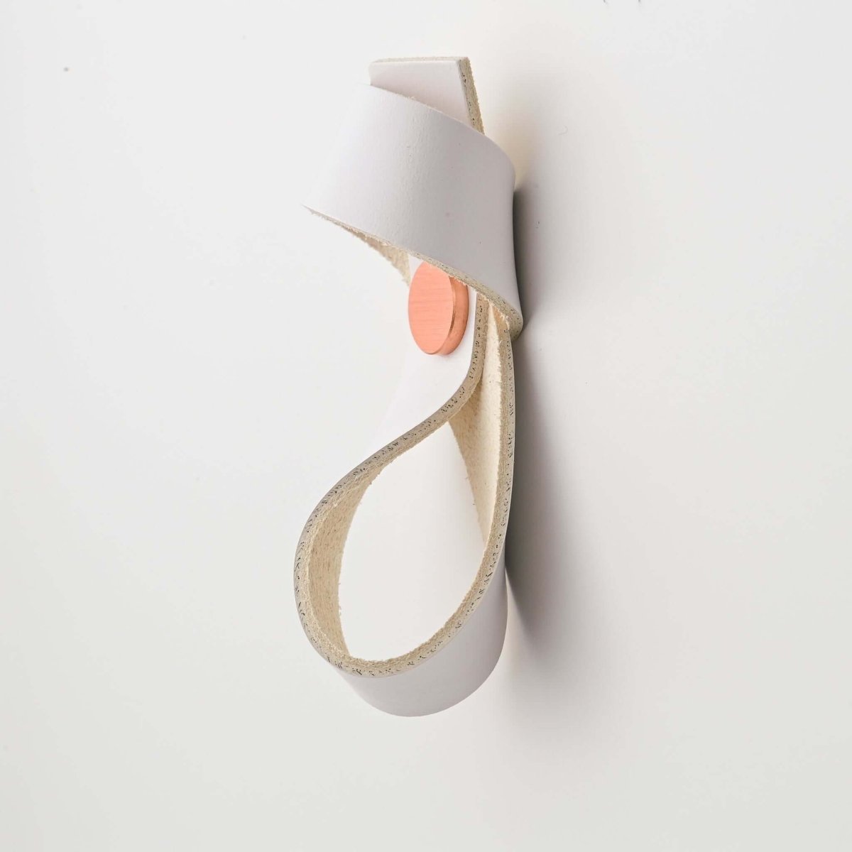 white ribbons leather drawer pulls, leather cabinet pulls, leather pulls, Ledergriffe, poignees cuir