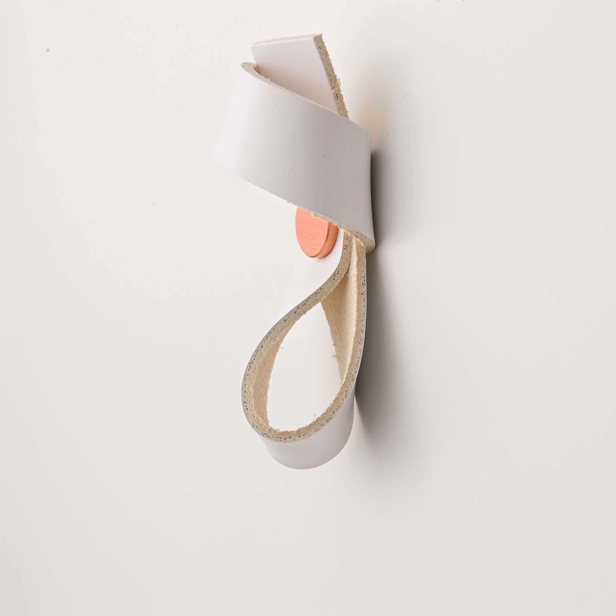 witte kleine lintjes lederen ladegrepen, lederen kastgrepen, lederen grepen, Ledergriffe, poignees cuir