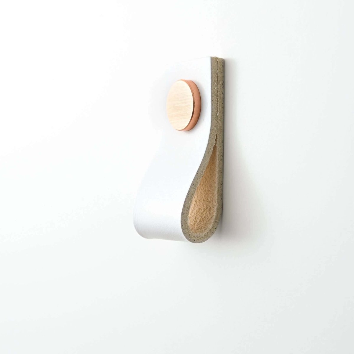 white thin small straight leather drawer pulls, leather cabinet pulls, leather pulls, Ledergriffe, poignees cuir