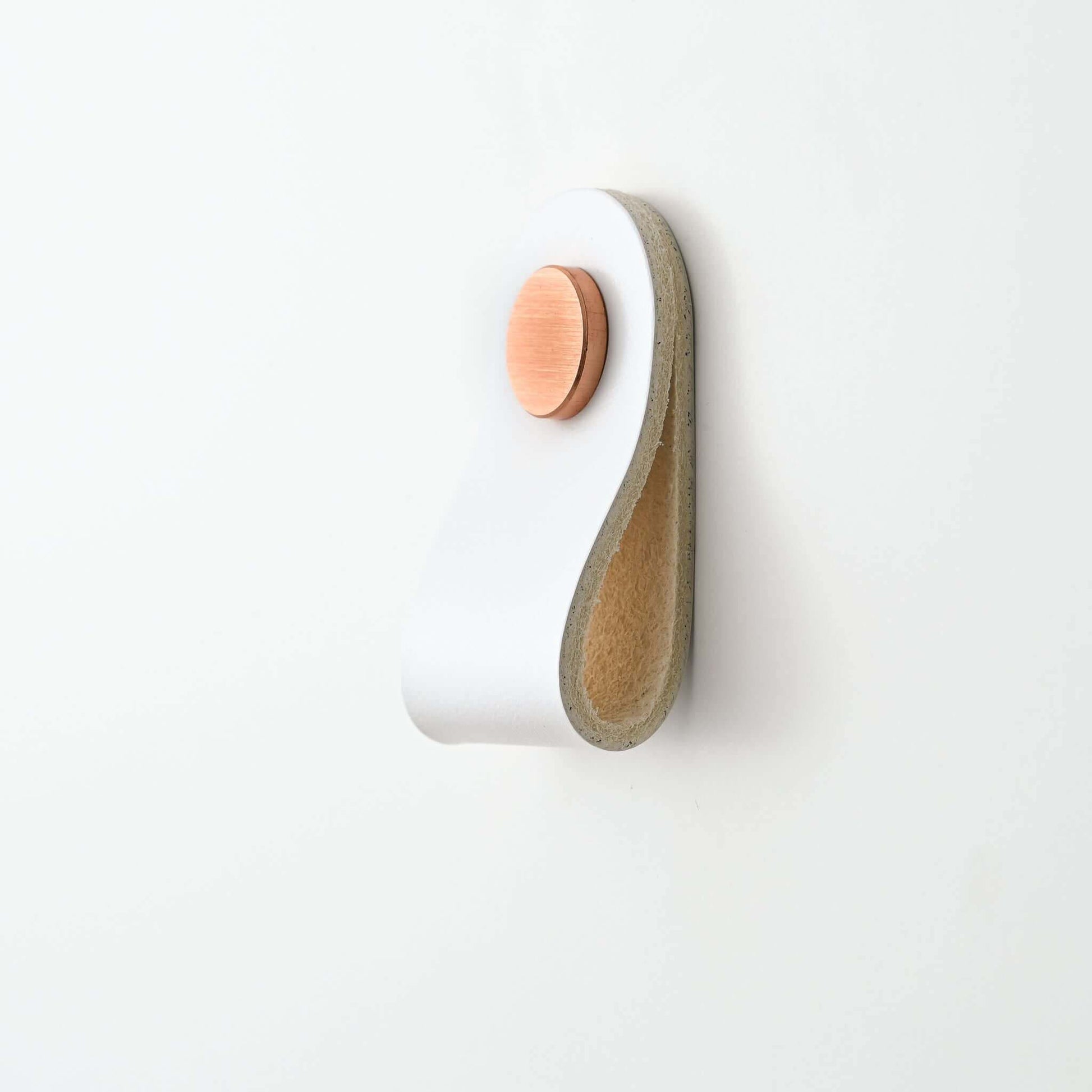 witte brede kleine afgeronde lederen ladegrepen, lederen kastgrepen, lederen grepen, Ledergriffe, poignees cuir