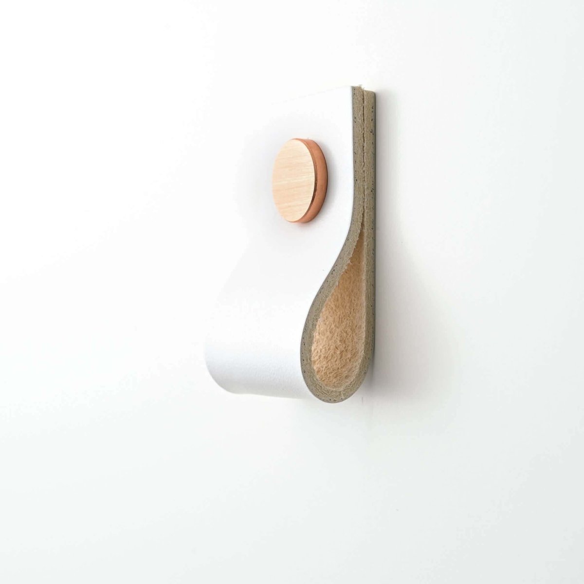 white wide small straight leather drawer pulls, leather cabinet pulls, leather pulls, Ledergriffe, poignees cuir