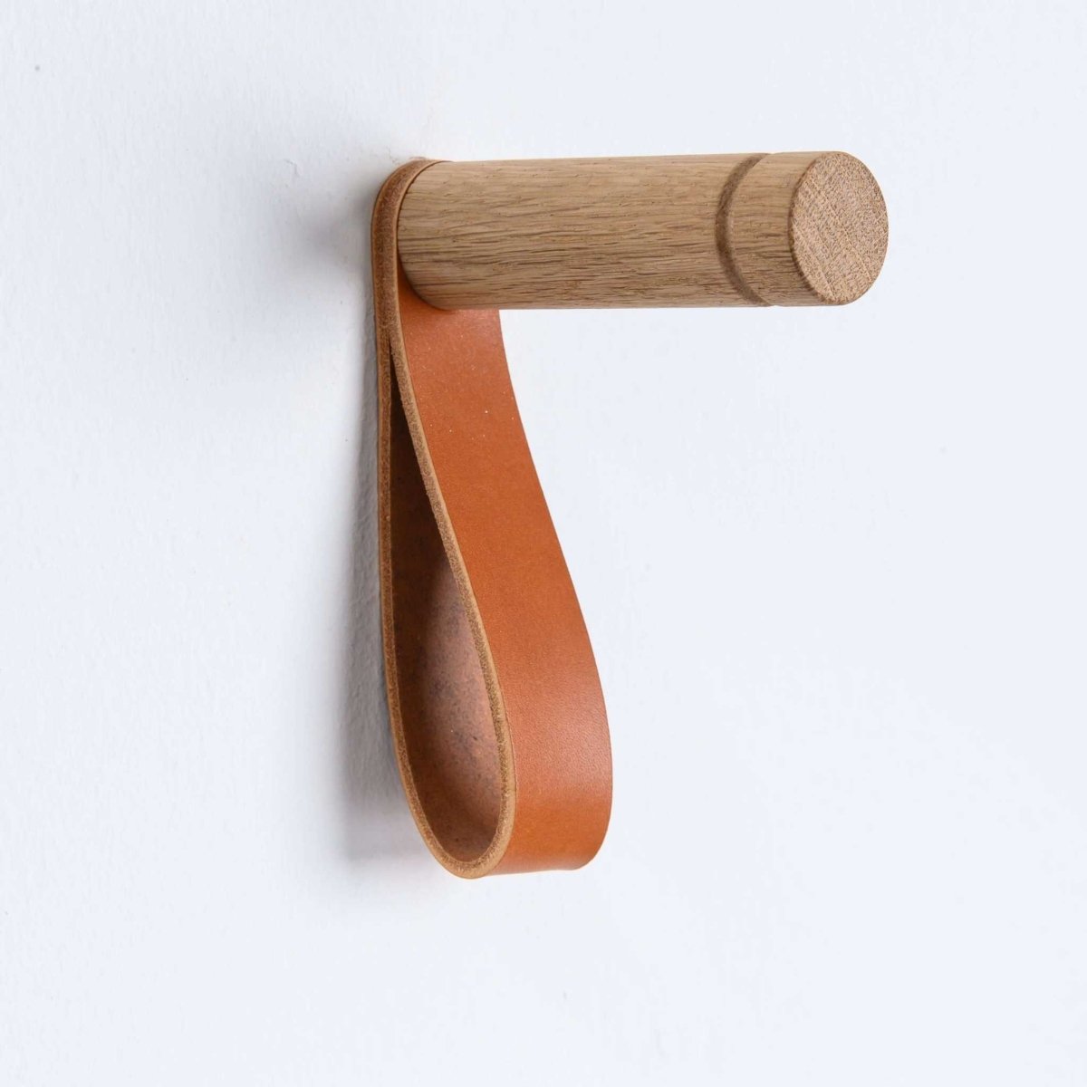 Oak wood wall hook with leather strap
