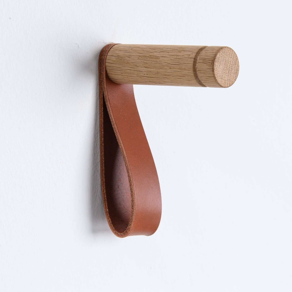 Oak wood wall hook with leather strap