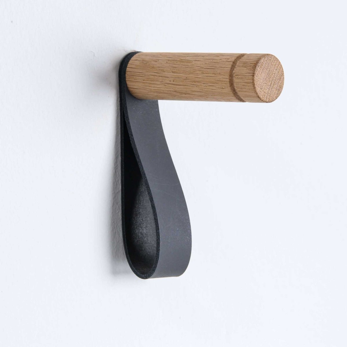 Oak wood wall hook with leather strap