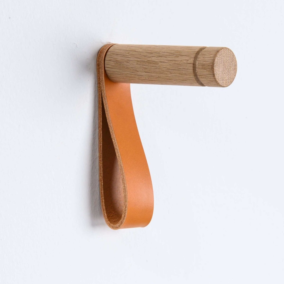 Oak wood wall hook with leather strap